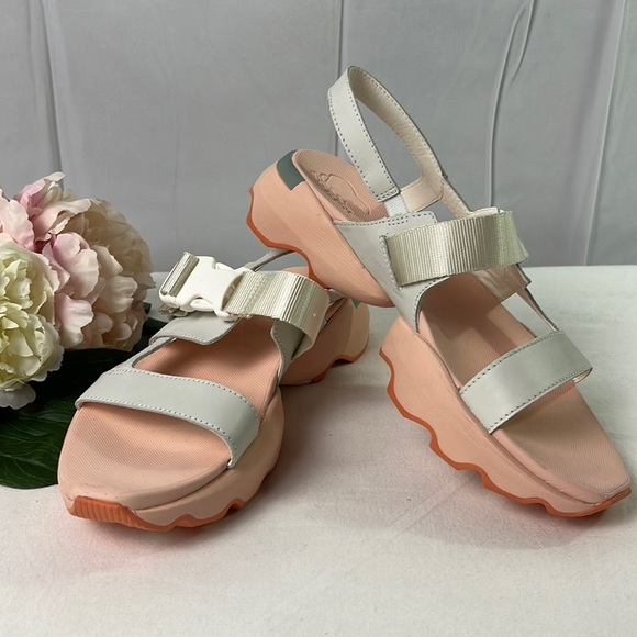 NWOB Sorel Sea Salt & Peach Blossom Leather Kinetic Impact Sling Sandal Size 9 - Picture 1 of 7